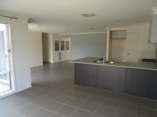 32 Lindsay Gardens, Point Cook, VIC 3030, Point Cook - Thumbnail 7