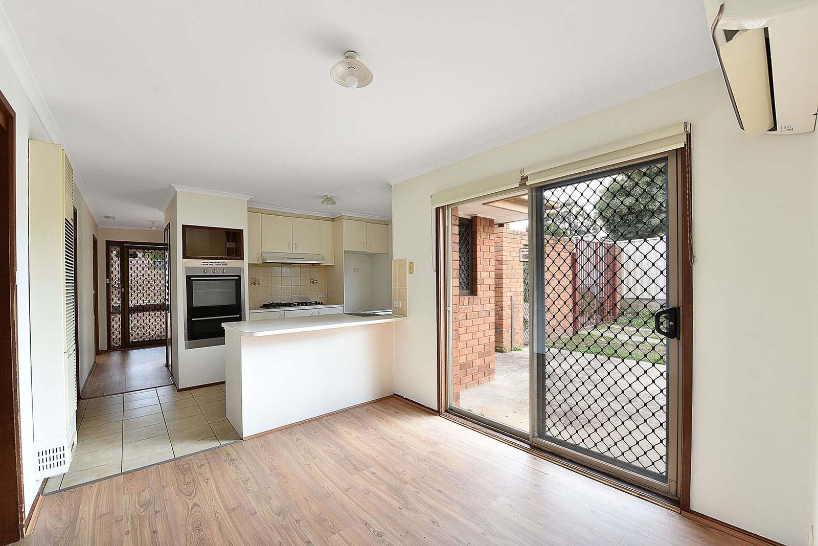 32 Magnolia Blvd, Meadow Heights, VIC 3048 - Thumbnail 2 - 26/02/2026