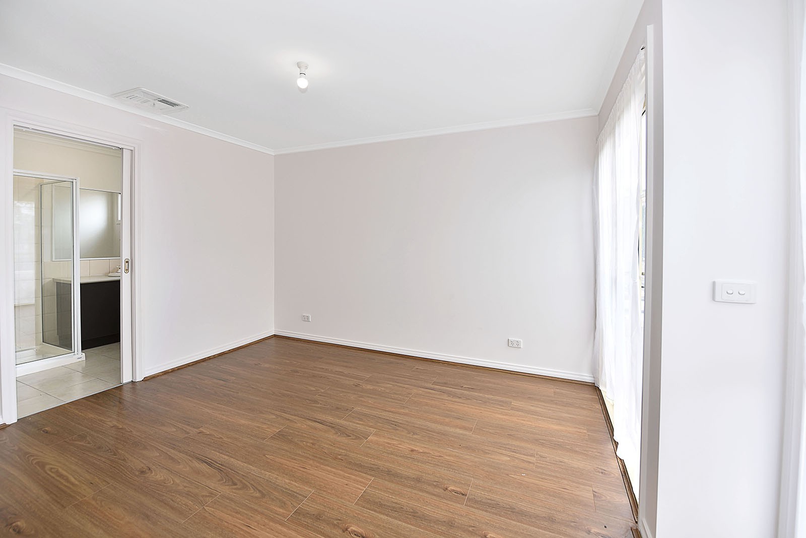 32 Malabar Street, Roxburgh Park, VIC 3064, Roxburgh Park - Thumbnail 3