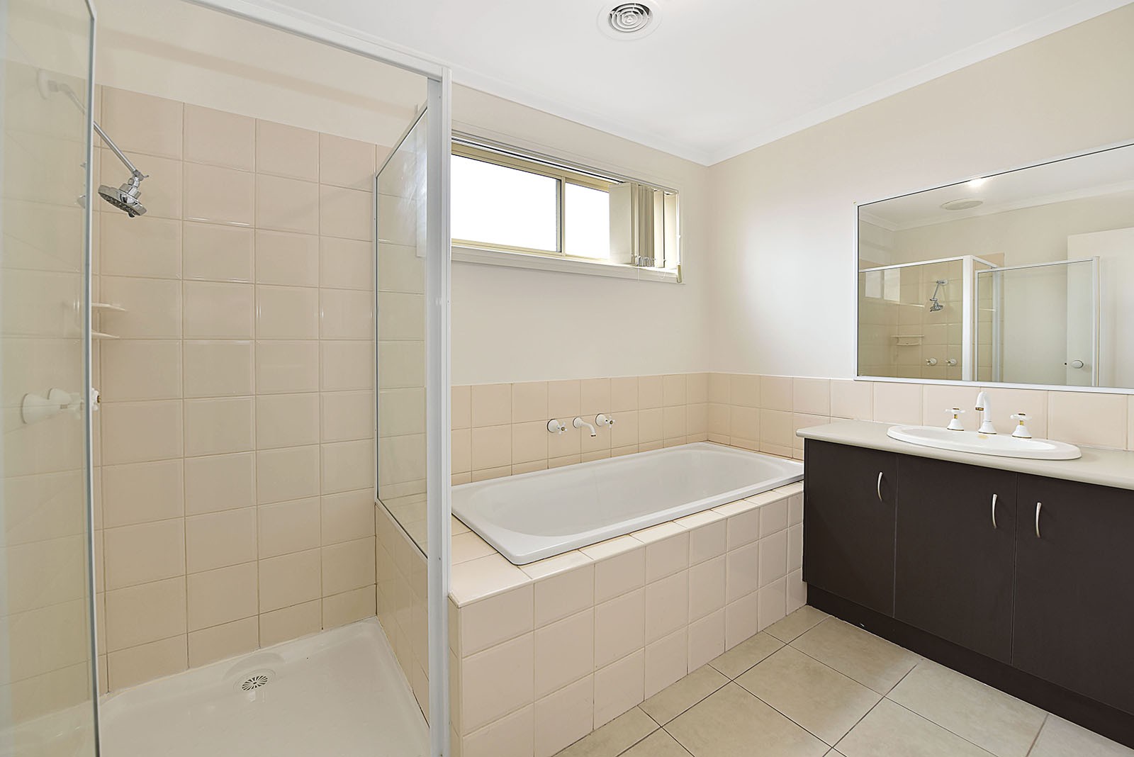 32 Malabar Street, Roxburgh Park, VIC 3064, Roxburgh Park - Thumbnail 4