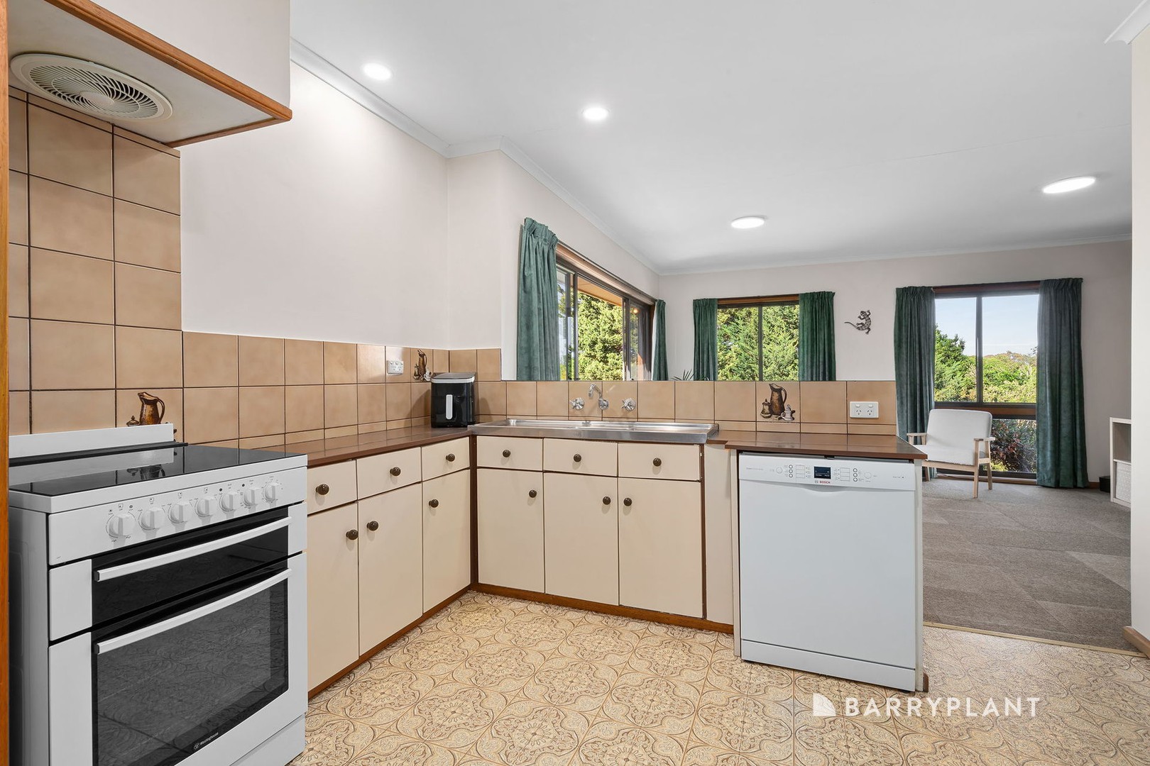 32 Meakin Street, Watsonia North, VIC 3087, Watsonia North - Thumbnail 4