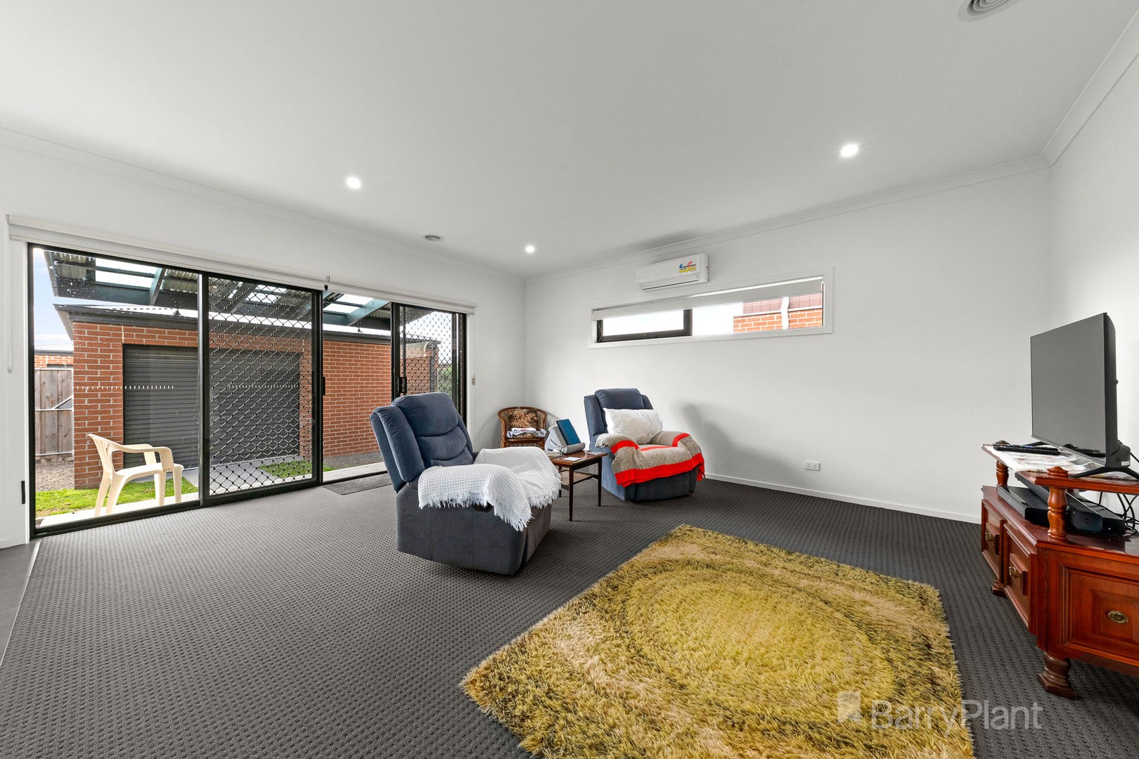 32 Obrien Parade, Pakenham, VIC 3810, Pakenham - Thumbnail 3