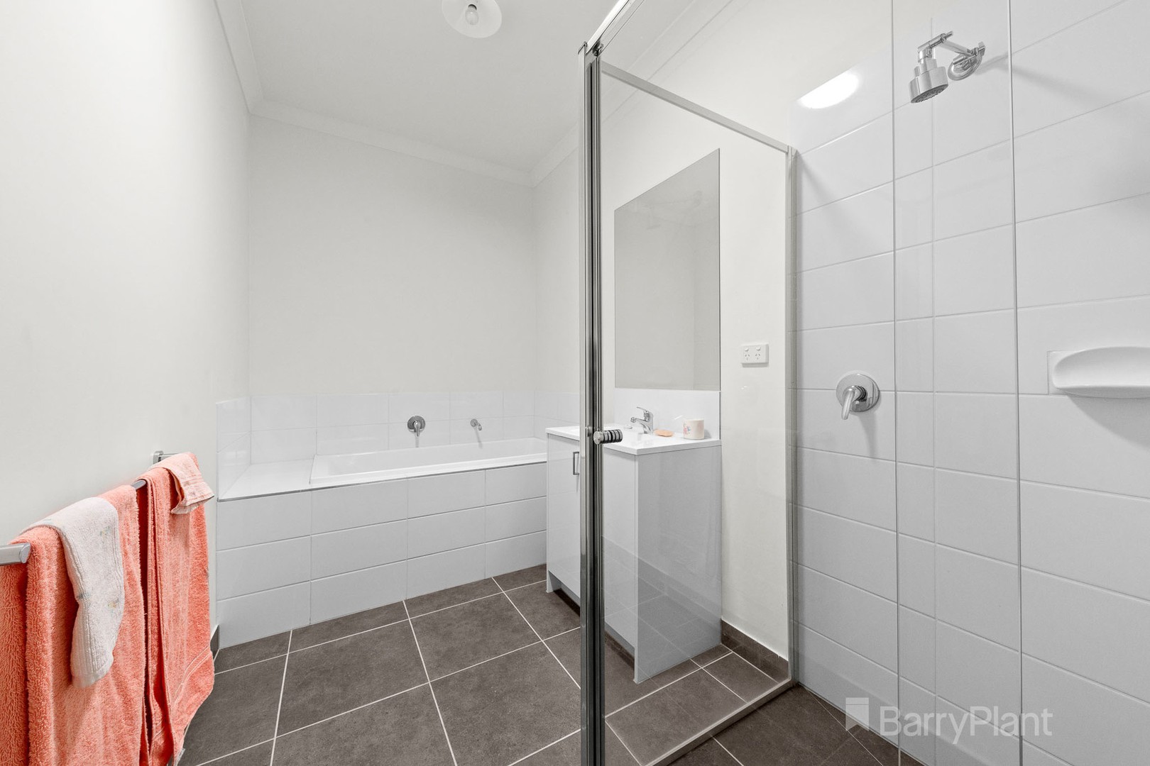 32 Obrien Parade, Pakenham, VIC 3810, Pakenham - Thumbnail 7