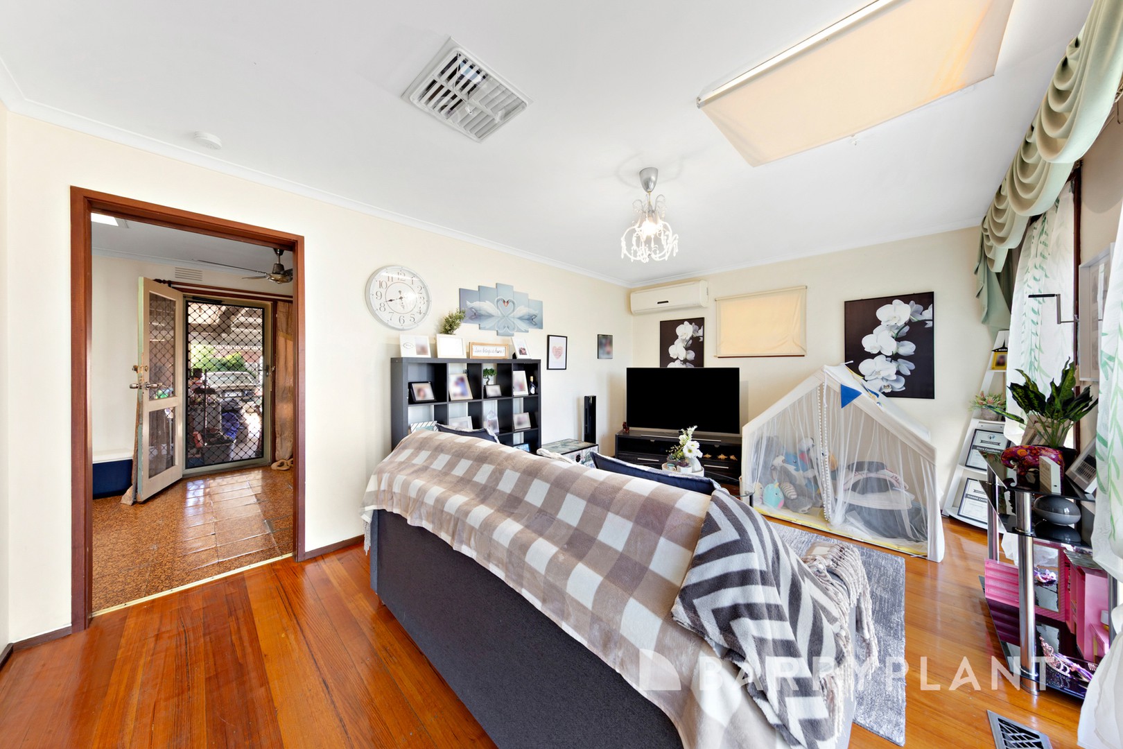 32 Pottenger Way, St Albans, VIC 3021 - Thumbnail 2 - 13/10/2025