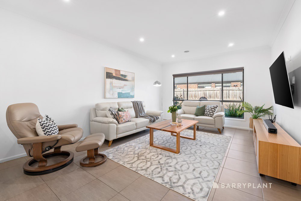 32 Resort Boulevard, Doreen, VIC 3754 - Thumbnail 2 - 25/06/2025