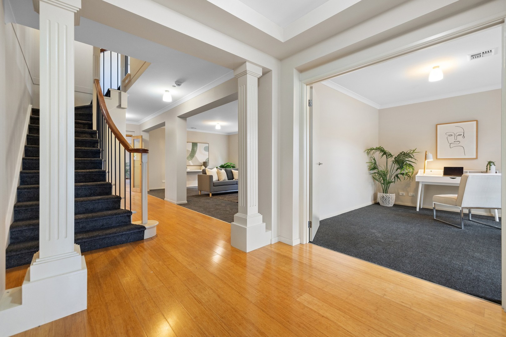 32 Riverglades Drive, Sanctuary Lakes, VIC 3030 - Thumbnail 2 - 10/07/2025