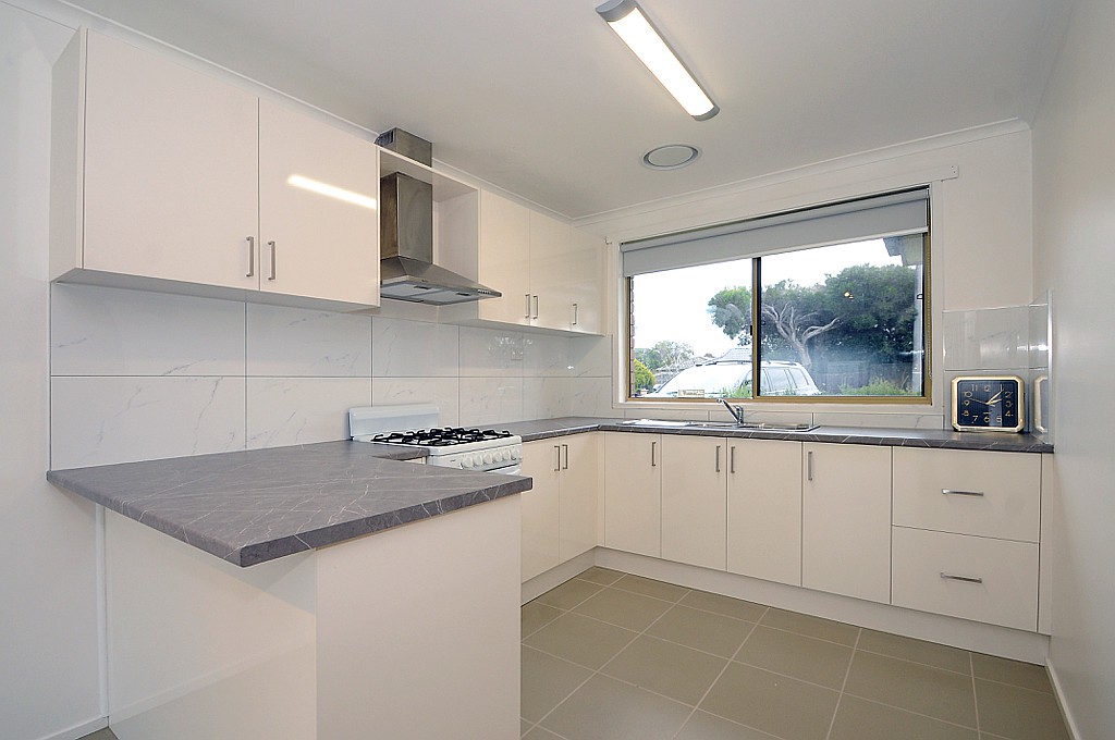 32 Ryan Street, Seaford, VIC 3198, Seaford - Thumbnail 2