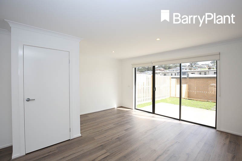 32 Sherwood Road, Chirnside Park, VIC 3116, Chirnside Park - Thumbnail 3