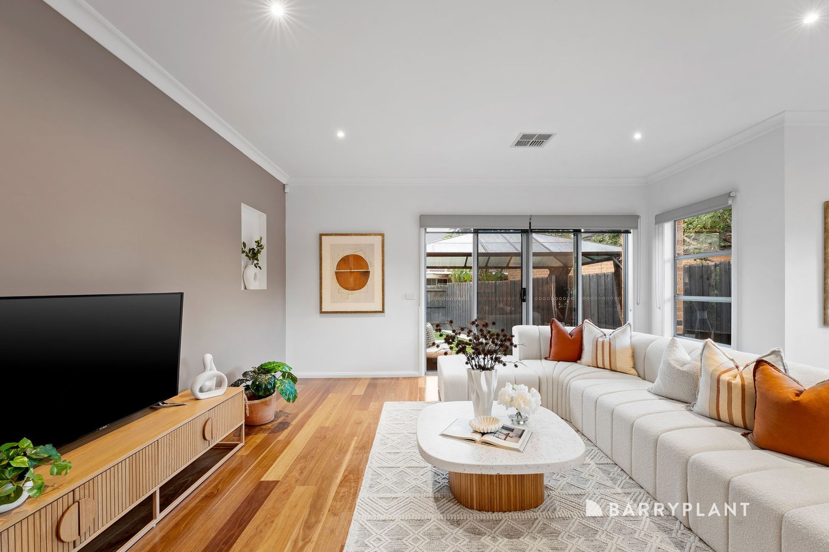 32 Shetland Drive, Wantirna, VIC 3152 - Thumbnail 2 - 05/03/2026