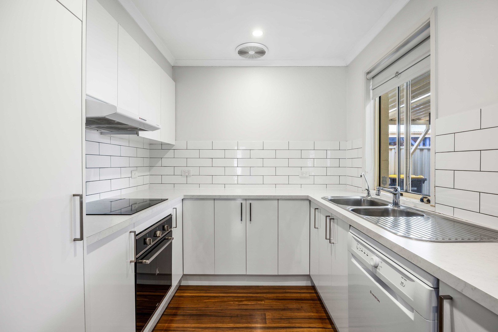 32 The Parkway, Caroline Springs, VIC 3023, Caroline Springs - Thumbnail 4