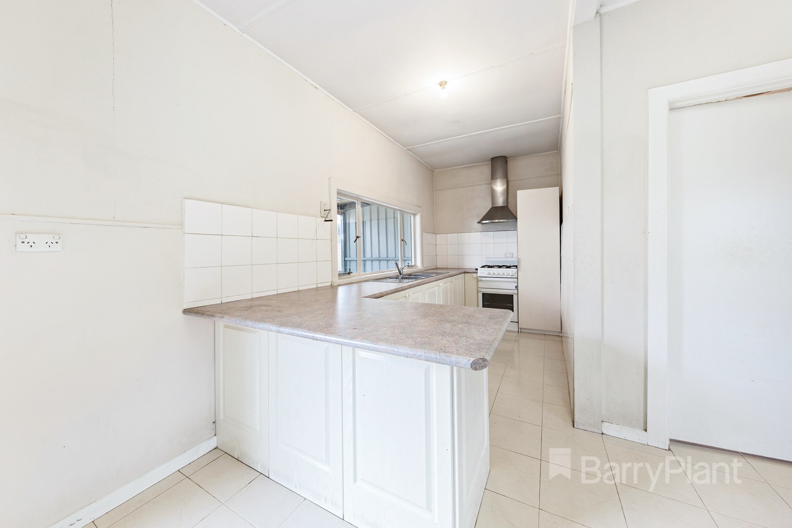 32 View Street, St Albans, VIC 3021, St Albans - Thumbnail 3