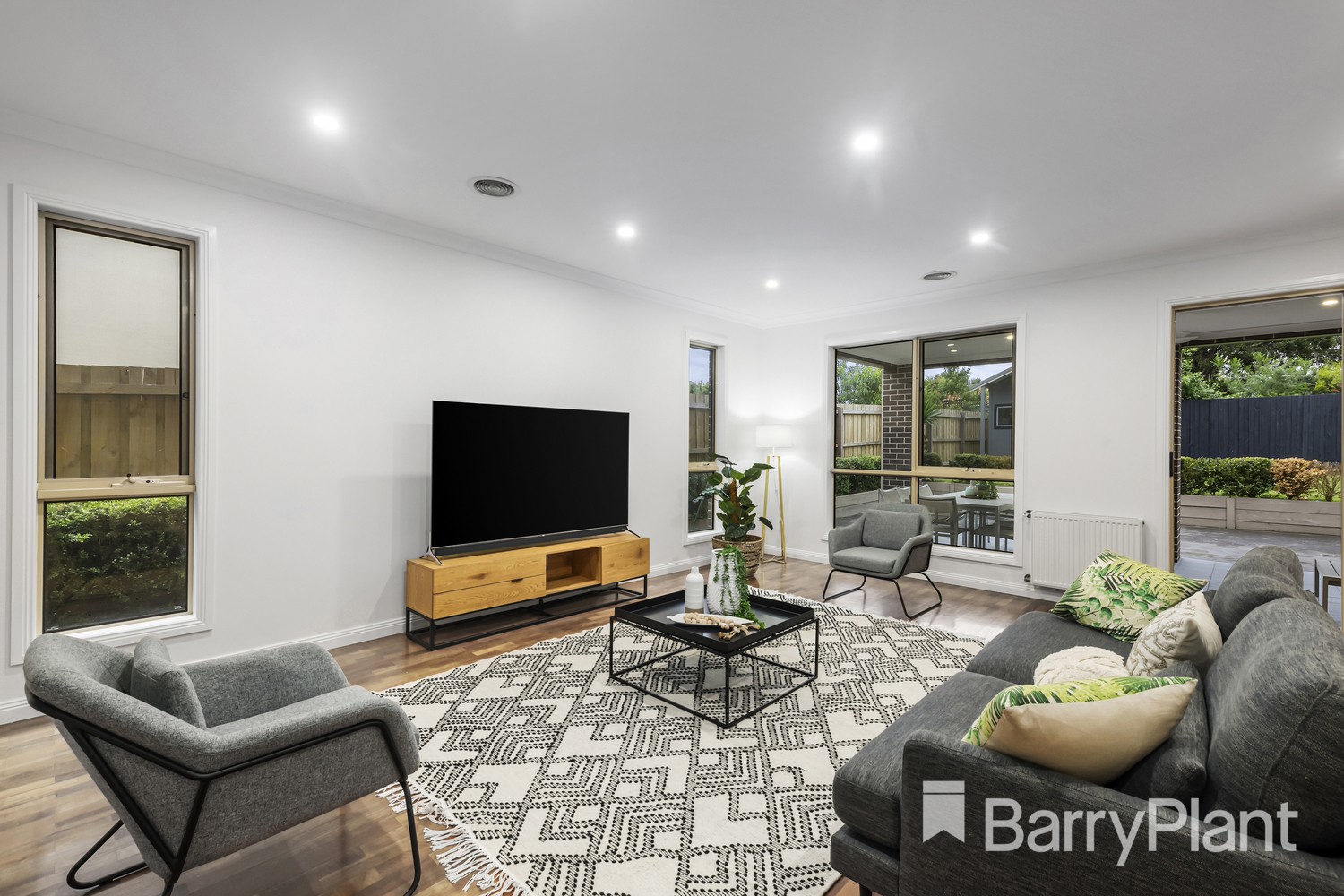 32 Viewgrand Way, Greensborough, VIC 3088, Greensborough - Thumbnail 3