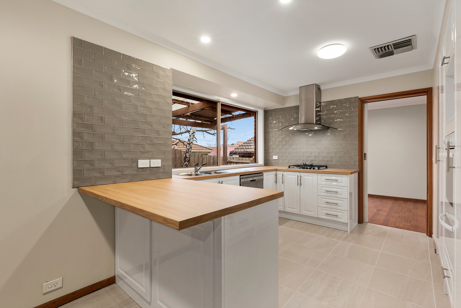 32 Warbler WalkSouth Morang, VIC 3752  - Leased, South Morang - Thumbnail 2