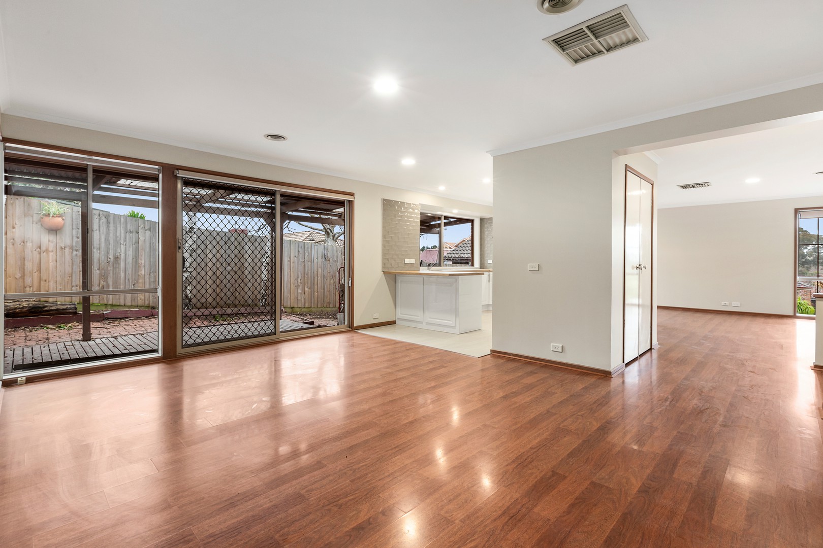 32 Warbler WalkSouth Morang, VIC 3752  - Leased, South Morang - Thumbnail 3