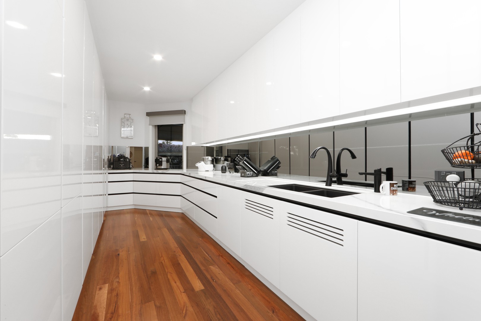 32 Wellington Road, Lysterfield, VIC 3156, Lysterfield - Thumbnail 3