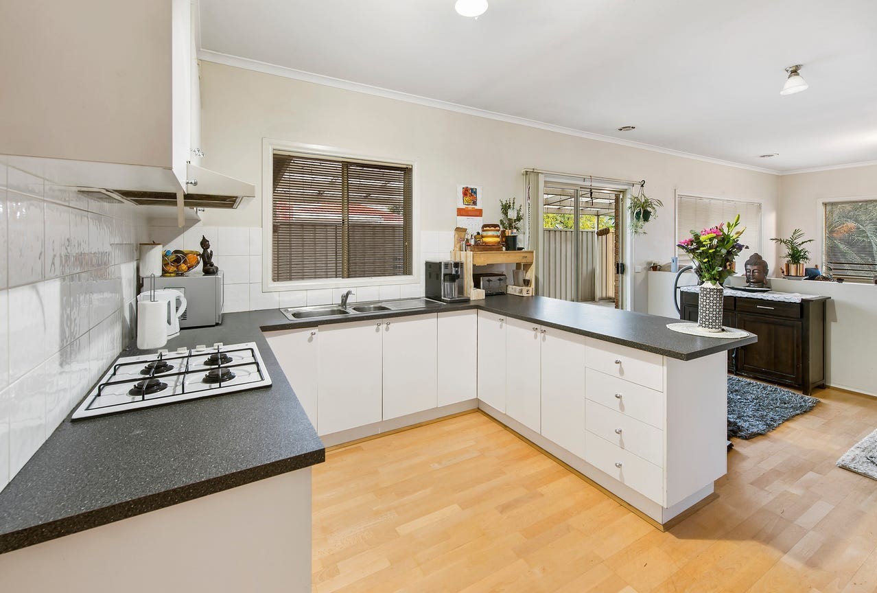 32 William Circuit, Caroline Springs, VIC 3023, Caroline Springs - Thumbnail 3