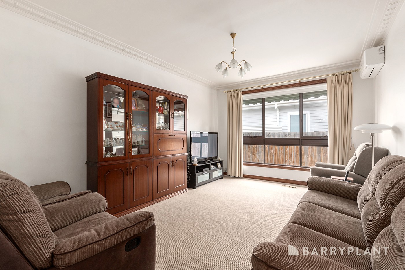 320 Rossmoyne Street, Thornbury, VIC 3071, Thornbury - Thumbnail 2