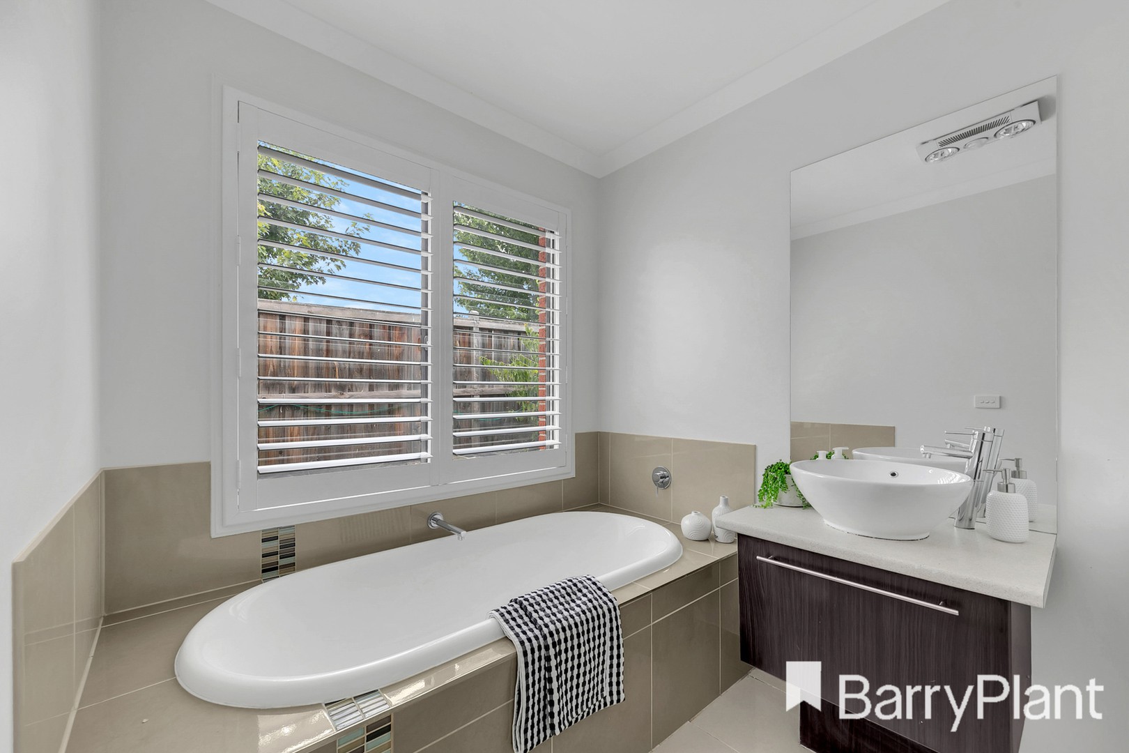 324 The Lakes Boulevard, South Morang, VIC 3752, South Morang - Thumbnail 7