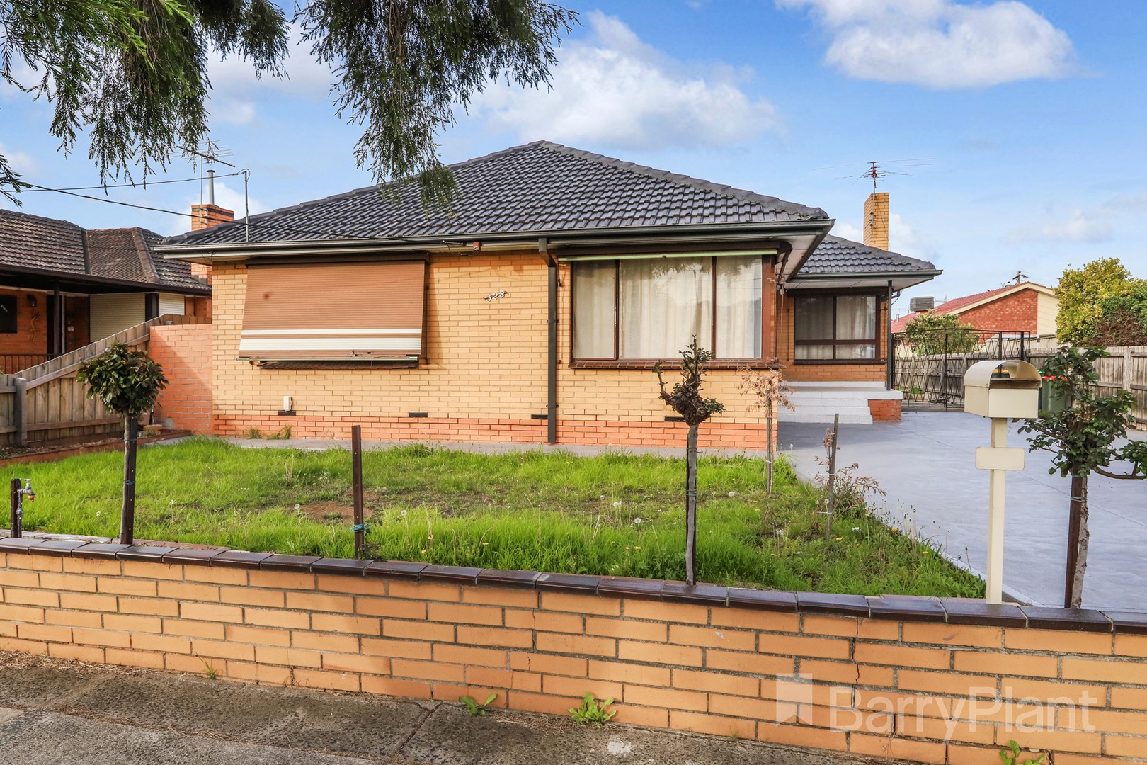 328  Milleara  Road, Avondale Heights, VIC 3034, Avondale Heights - Thumbnail 2