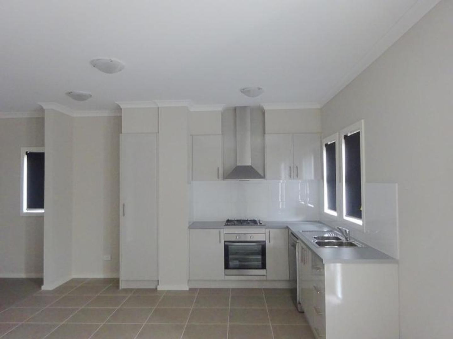 33/2-24 Hyde Park Avenue, Craigieburn, VIC 3064 - Thumbnail 1 - 05/03/2024