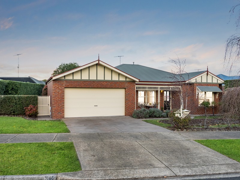 33-35 Parkwood Drive, Highton, VIC 3216 - Image - 08/09/2026