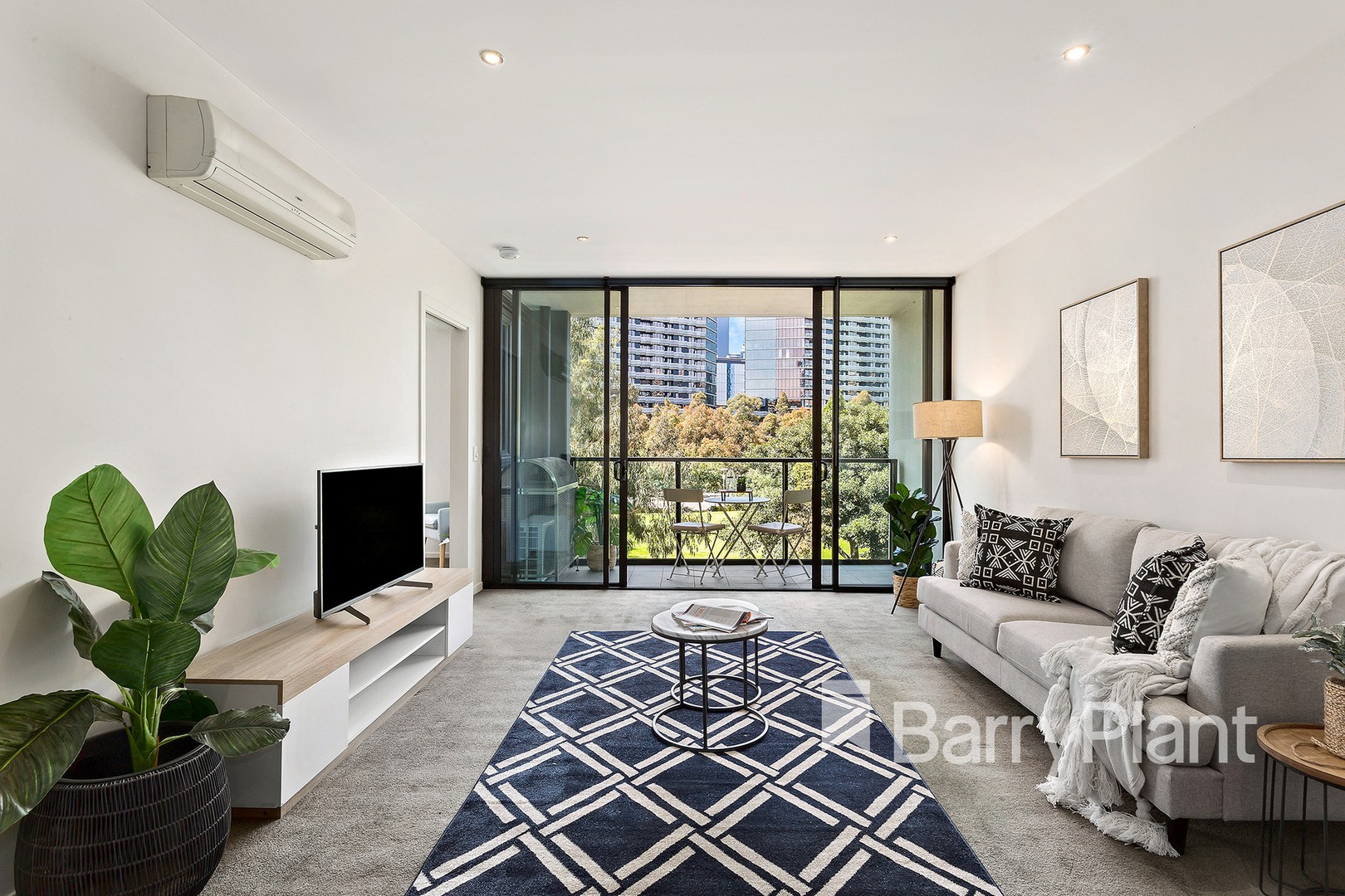 33/801 Bourke Street, Docklands, VIC 3008, Docklands - Thumbnail 2