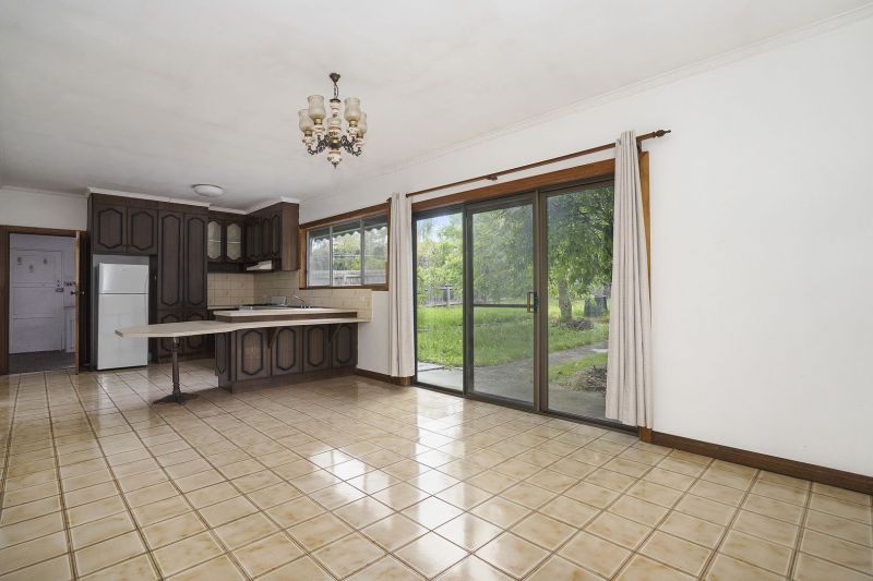 33 Acacia Street, Box Hill, VIC 3128, Box Hill - Thumbnail 2