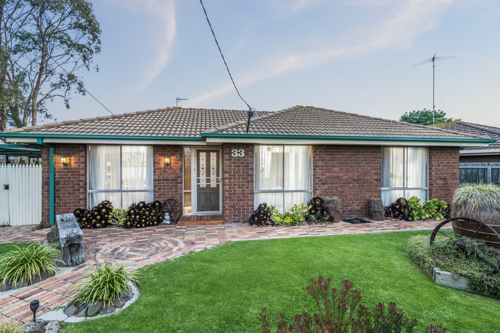 33 Aldershot Road, St Albans Park, VIC 3219, St Albans Park - Thumbnail 2