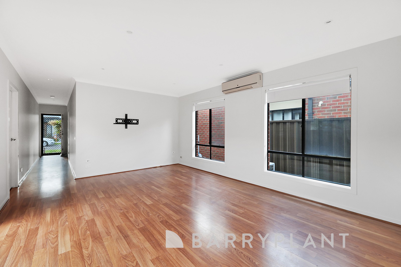 33 Amber Way, Cobblebank, VIC 3338, Cobblebank - Thumbnail 4