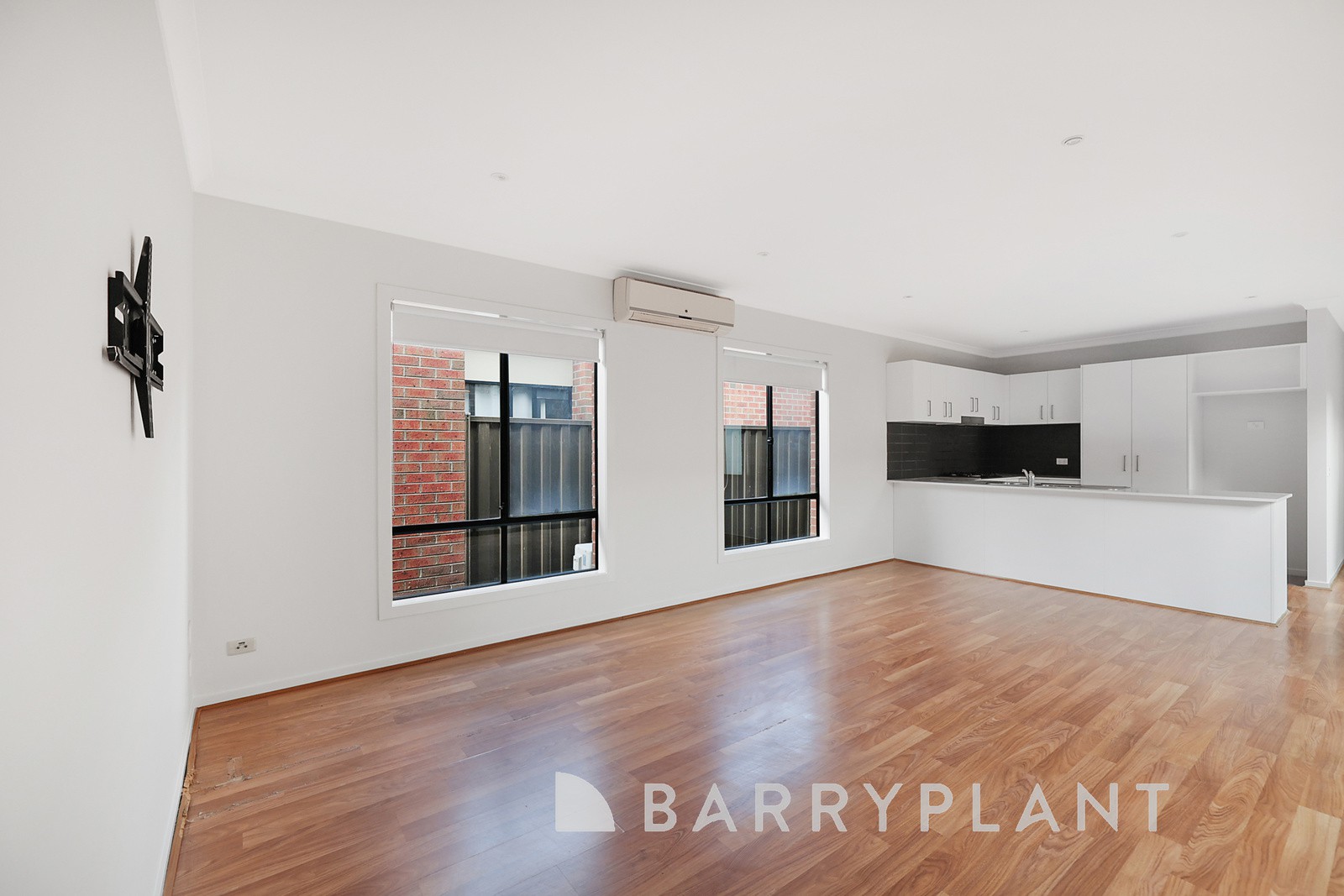 33 Amber Way, Cobblebank, VIC 3338 - Thumbnail 2 - 25/11/2025