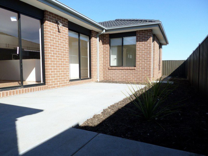 33 Amber Way, Melton South, VIC 3338, Melton South - Thumbnail 7