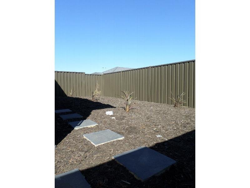 33 Amber Way, Melton South, VIC 3338, Melton South - Thumbnail 8