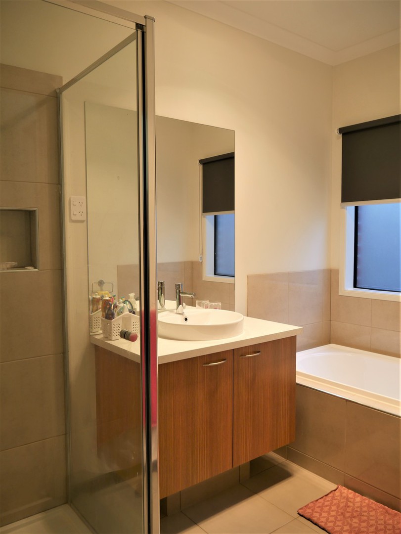 33 Ambervue Drive, Cobblebank, VIC 3338, Cobblebank - Thumbnail 6