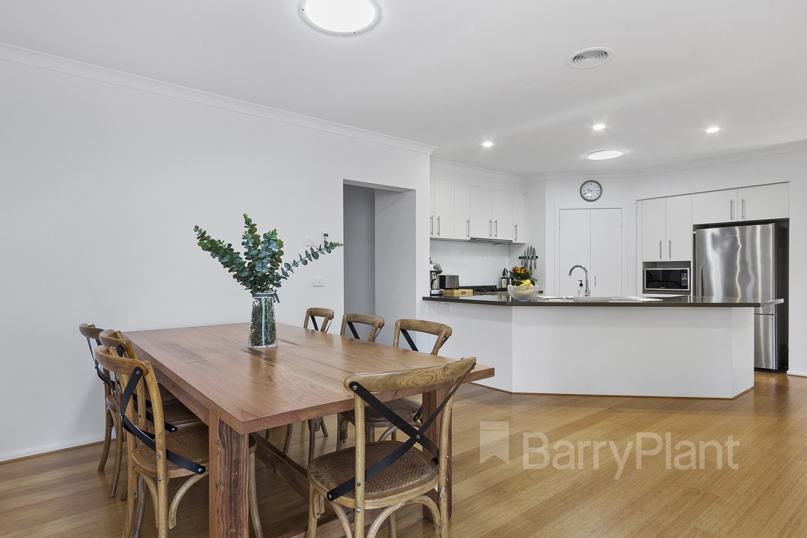 33 Amesbury Avenue, Wantirna, VIC 3152, Wantirna - Thumbnail 3