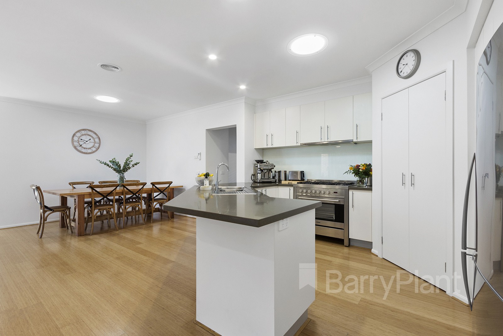 33 Amesbury Avenue, Wantirna, VIC 3152, Wantirna - Thumbnail 4