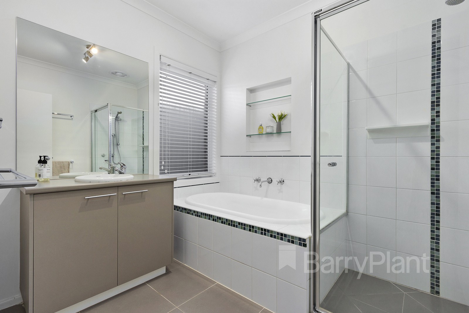 33 Amesbury Avenue, Wantirna, VIC 3152, Wantirna - Thumbnail 8