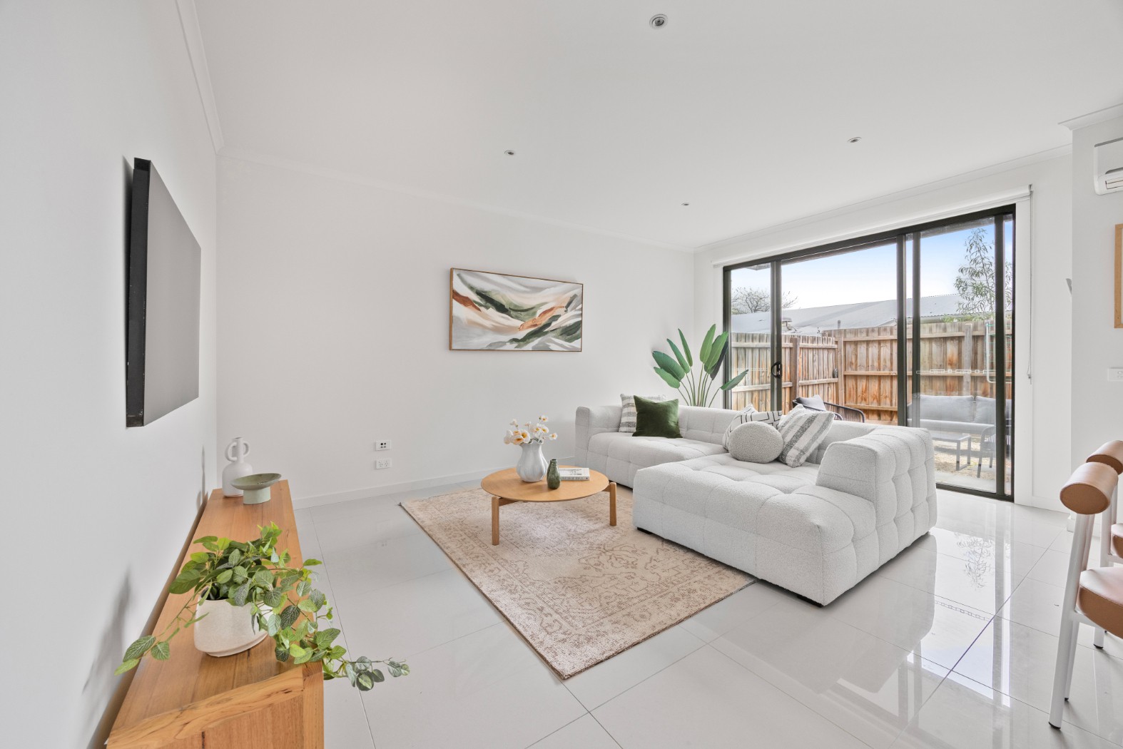 33 Bailey Crescent, Oak Park, VIC 3046, Oak Park - Thumbnail 2