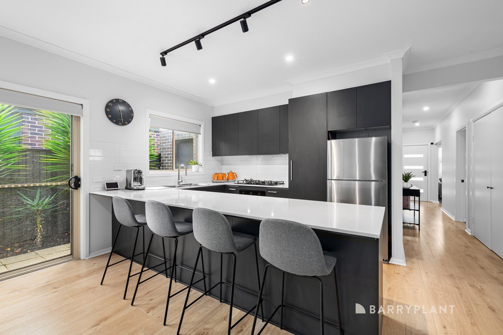 33 Barmah Drive, South Morang, VIC 3752, South Morang - Thumbnail 2