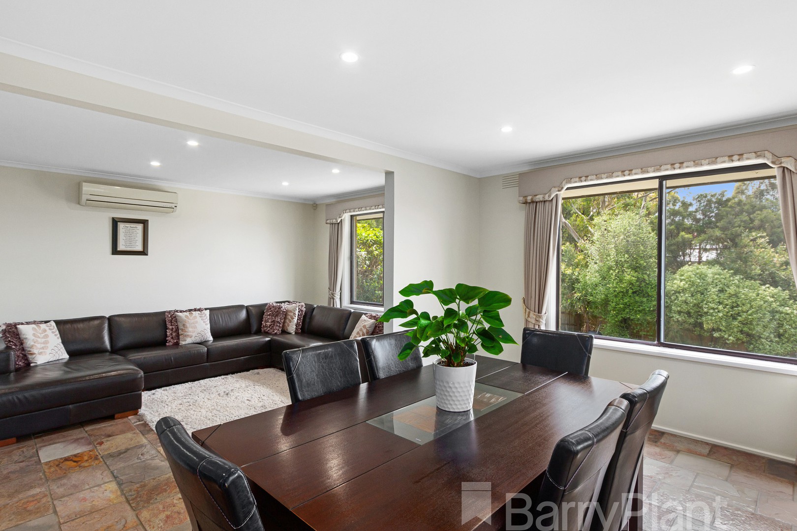 33 Bimbadeen Drive, Mooroolbark, VIC 3138 - Thumbnail 2 - 19/06/2026