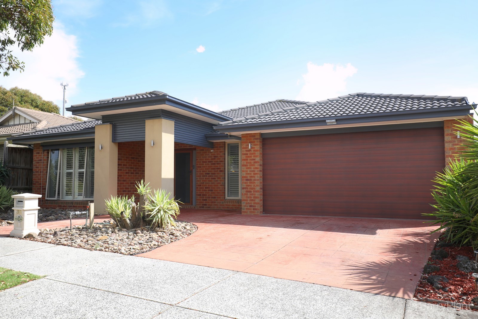 33 Bohemia Crescent, Pakenham, VIC 3810, Pakenham - Thumbnail 2