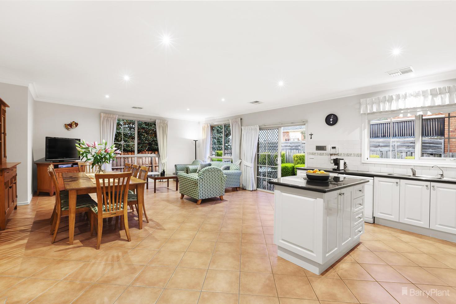 33 Bourke Street, Bulleen, VIC 3105, Bulleen - Thumbnail 2