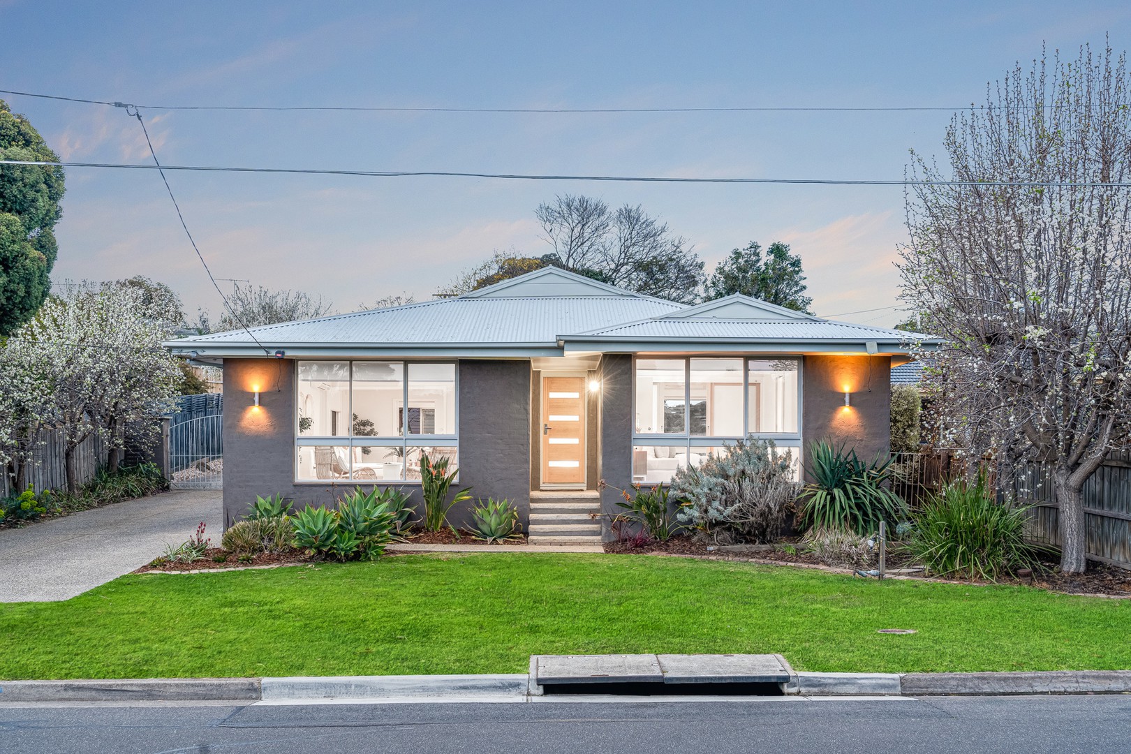 33 Brassey Avenue, Highton, VIC 3216
