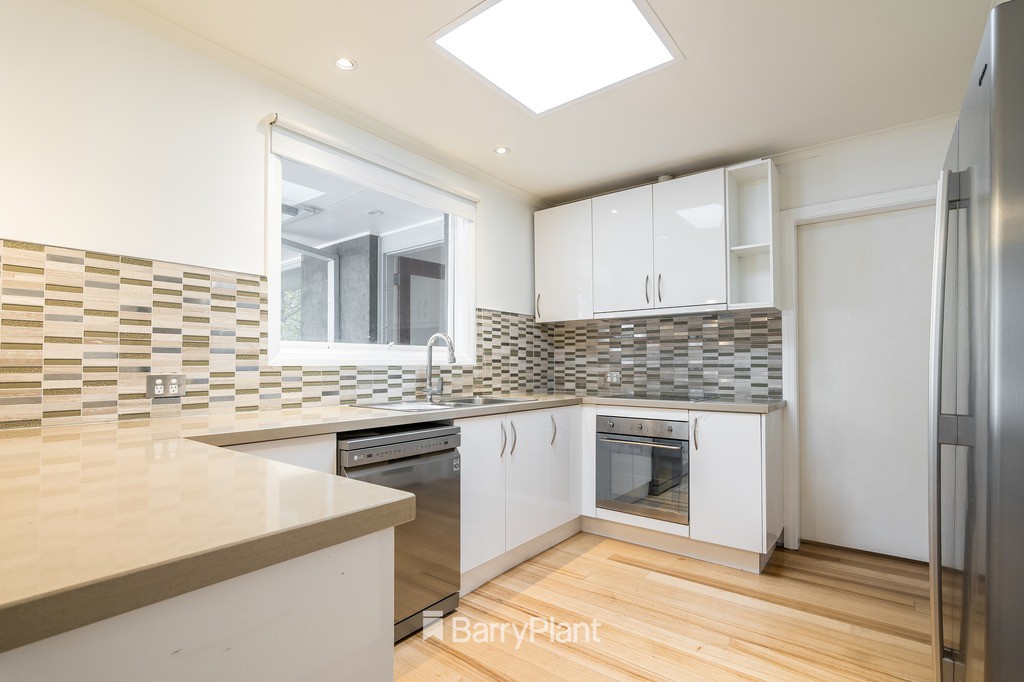 33 Brassey Avenue, Highton, VIC 3216, Highton - Thumbnail 2