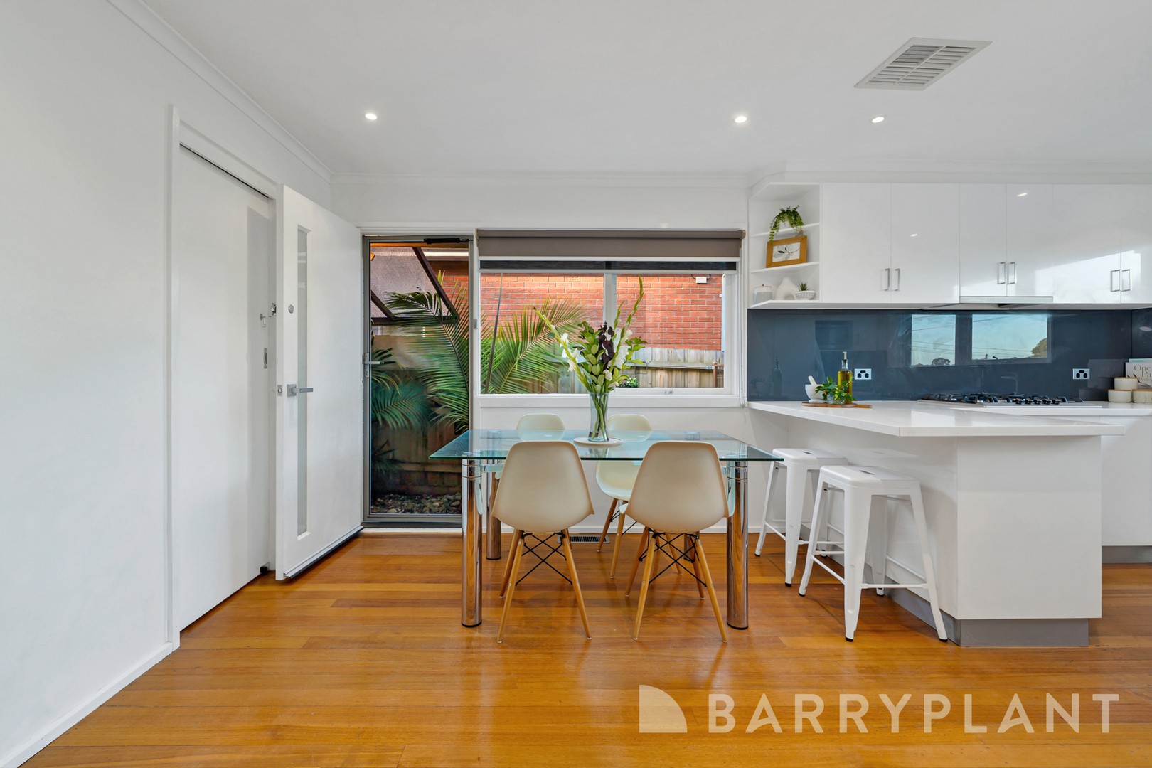 33 Carolyn Crescent, Bundoora, VIC 3083, Bundoora - Thumbnail 2