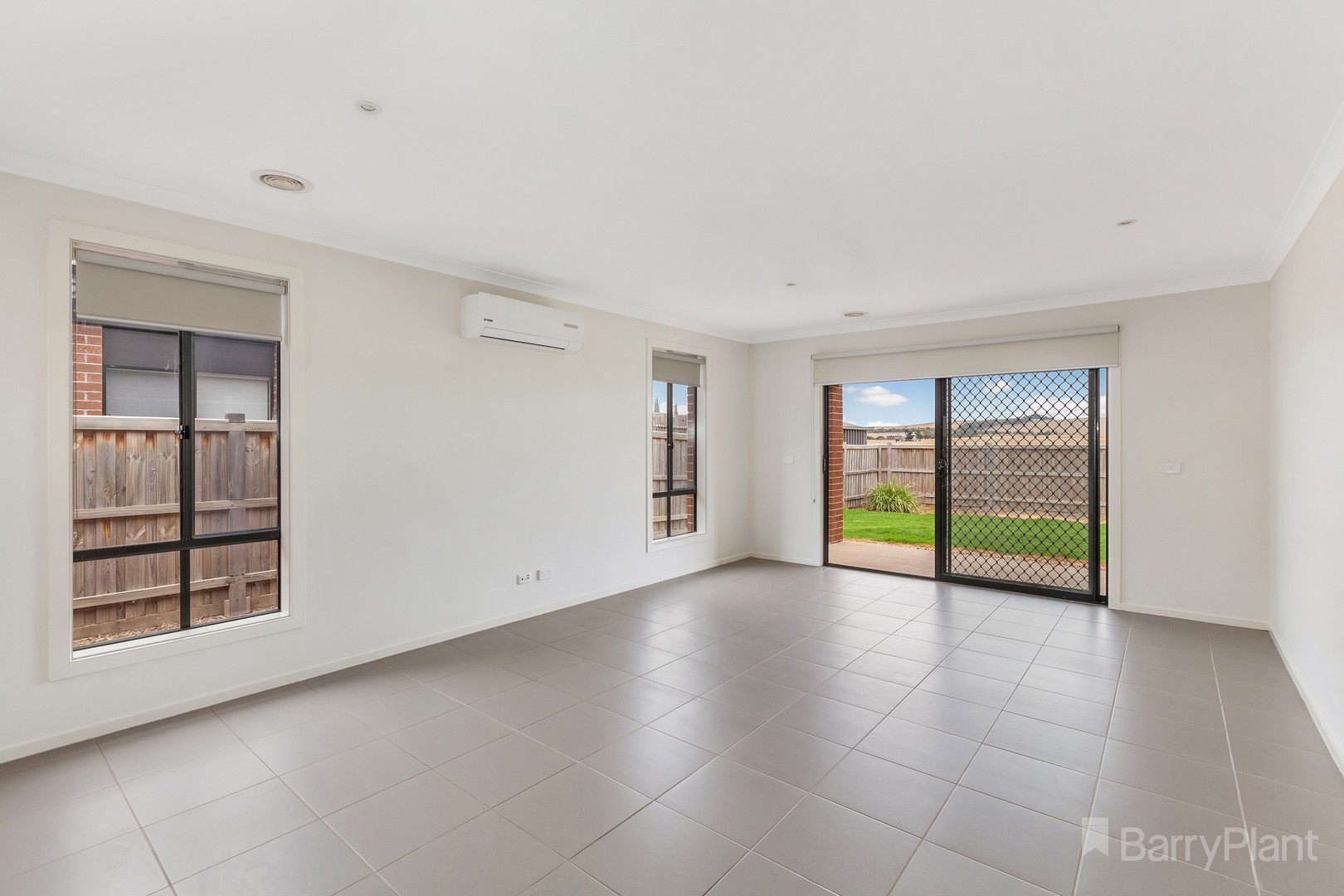 33 Cascade Drive, Beveridge, VIC 3753, Beveridge - Thumbnail 3