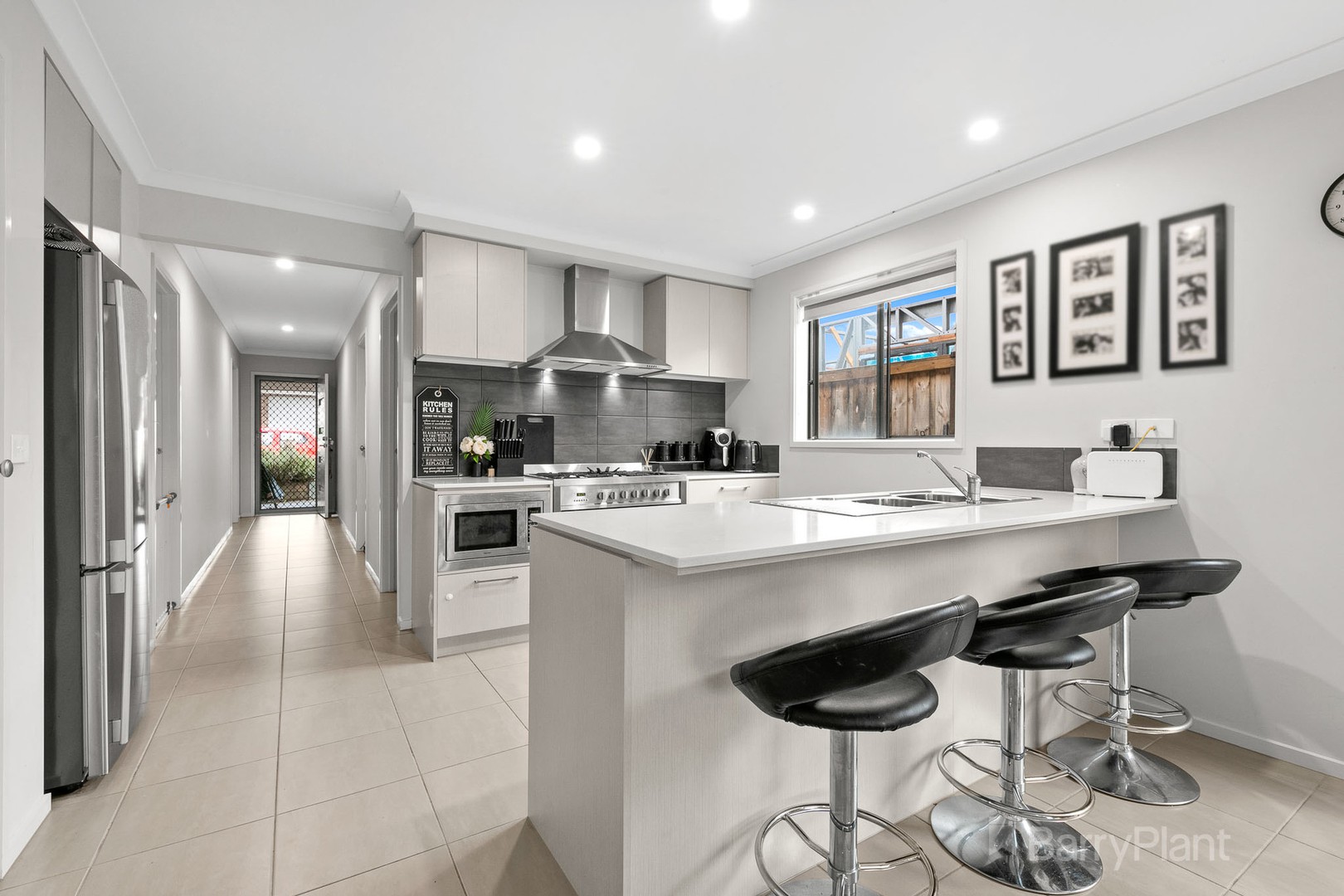 33 Catees Street, Clyde North, VIC 3978, Clyde North - Thumbnail 4
