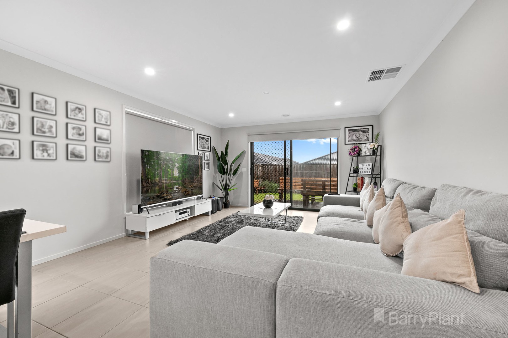 33 Catees Street, Clyde North, VIC 3978, Clyde North - Thumbnail 6