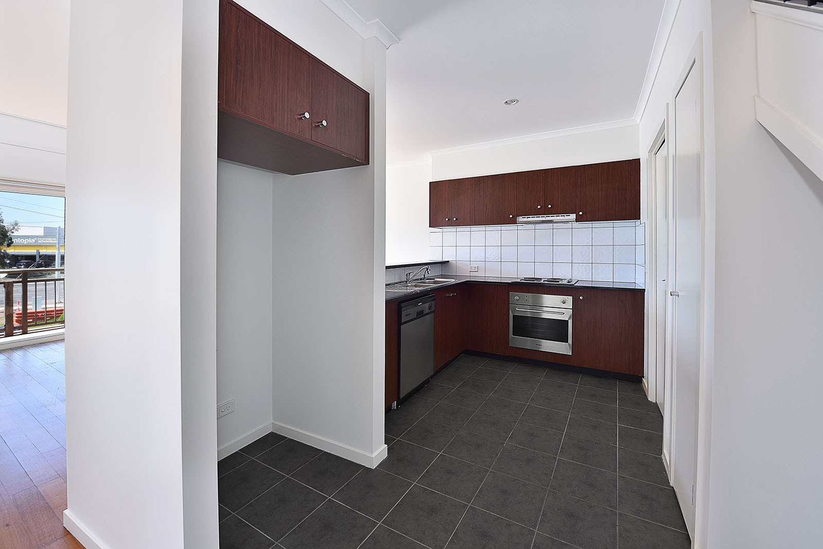 33 Cavalry Circuit, Maribyrnong, VIC 3032, Maribyrnong - Thumbnail 3