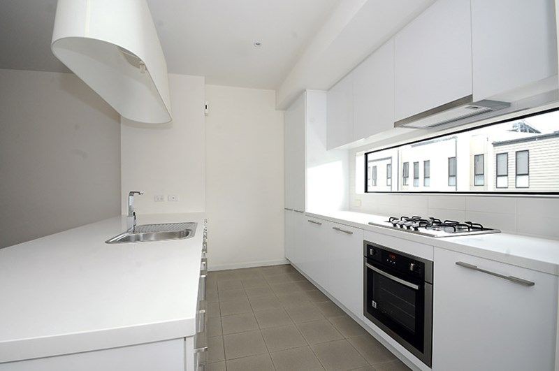 33 Central Park Walk, Cheltenham, VIC 3192, Cheltenham - Thumbnail 3