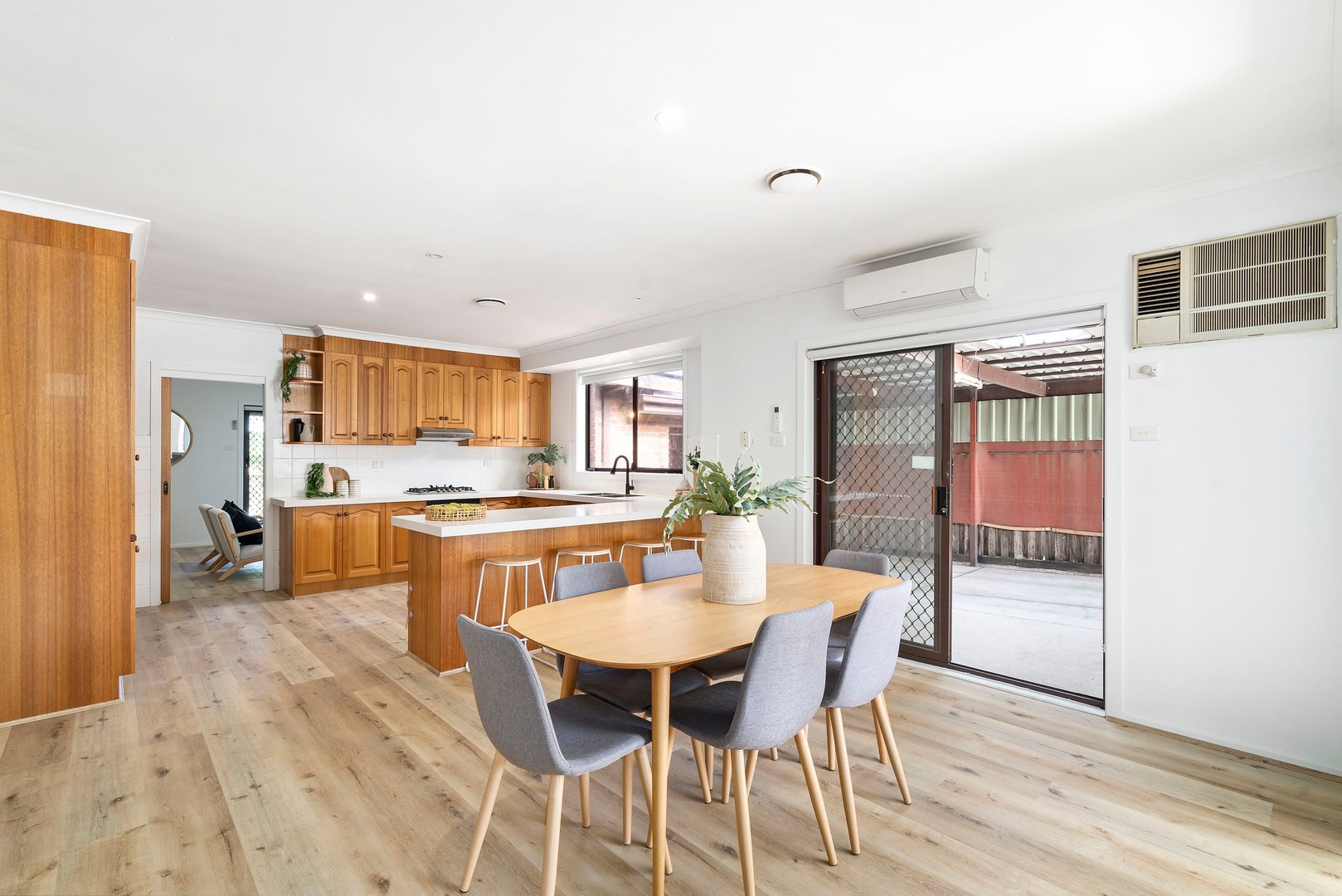 33 Charlbury Grove, St Albans, VIC 3021, St Albans - Thumbnail 4